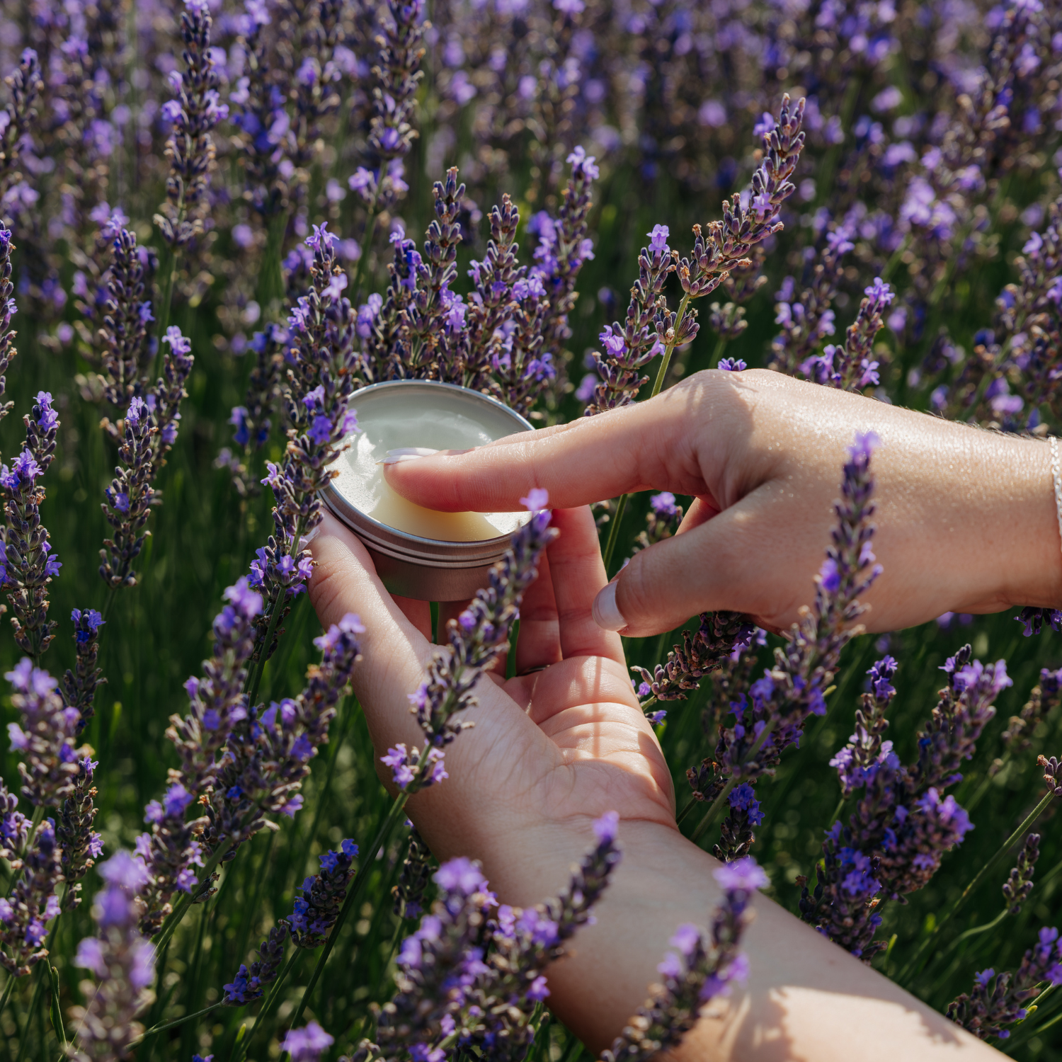 Baume onctueux et ultra hydratant pour la peau sèche et craquelée enrichi d'huile essentielle de lavande fine