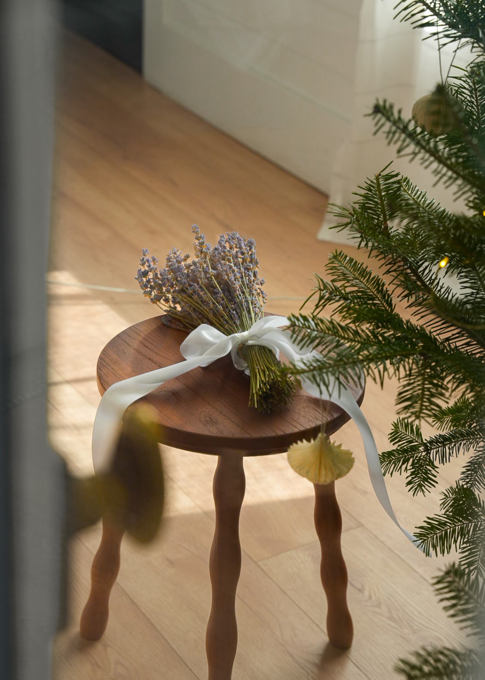 Bouquet de lavande séchée dans la maison