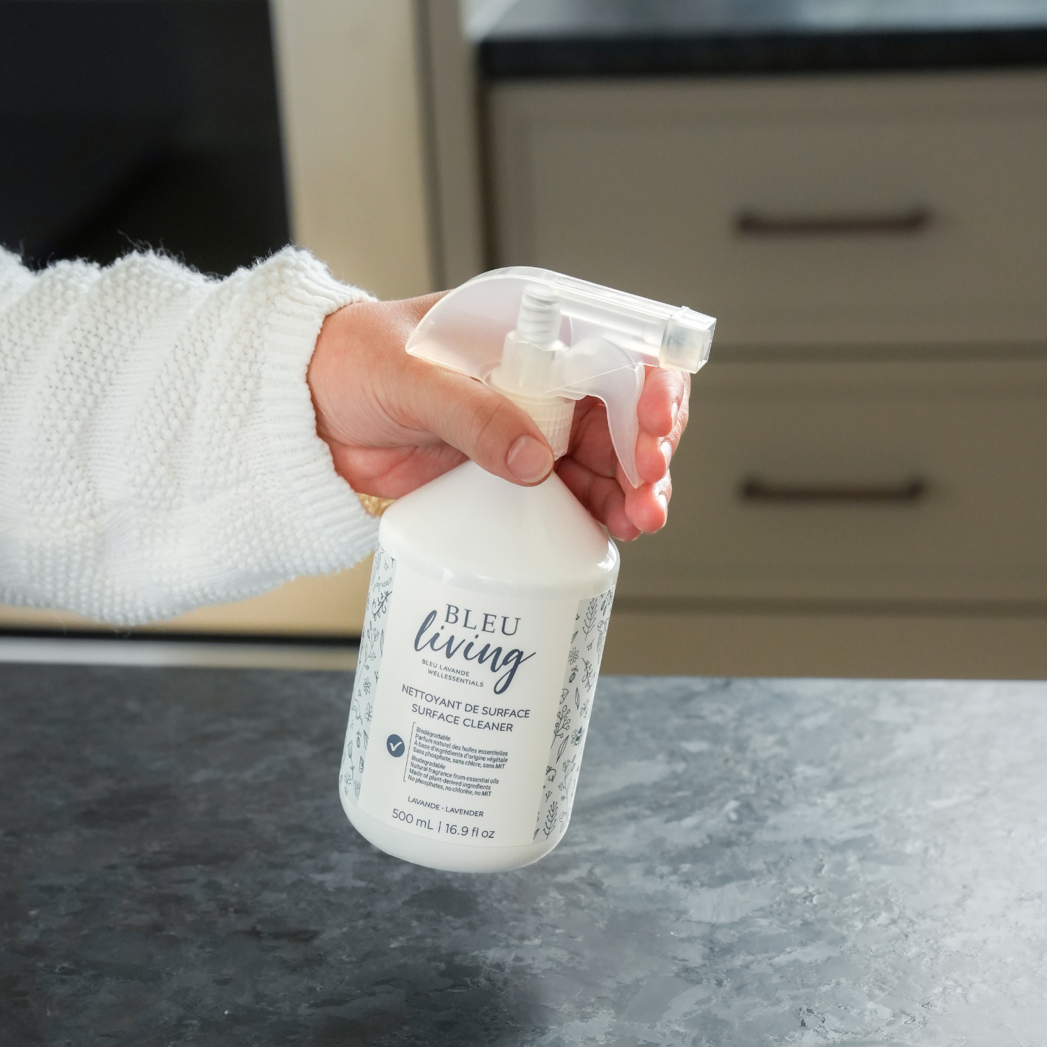 Nettoyant de surface pour le ménage du printemps