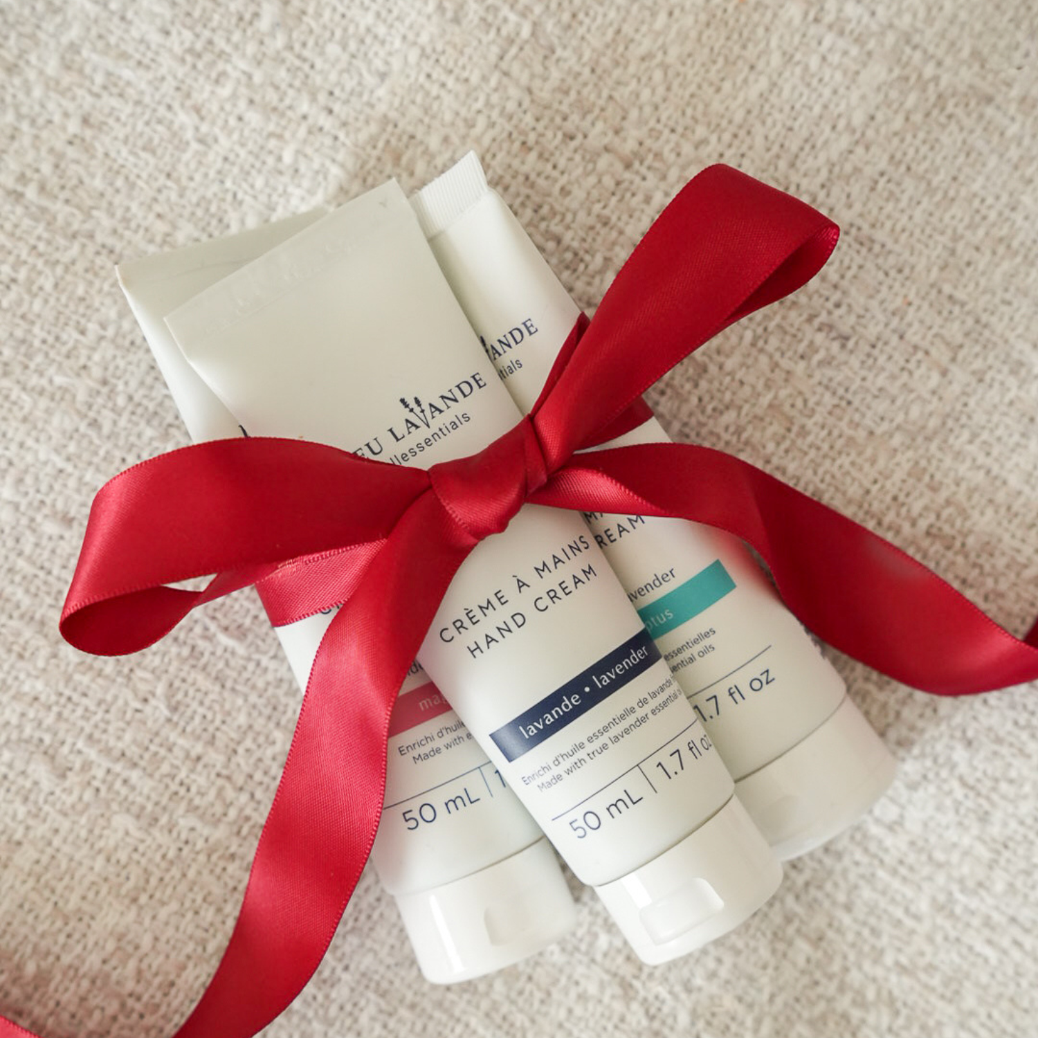 Trio de crèmes à mains du Québec avec boucle rouge pour idée-cadeau