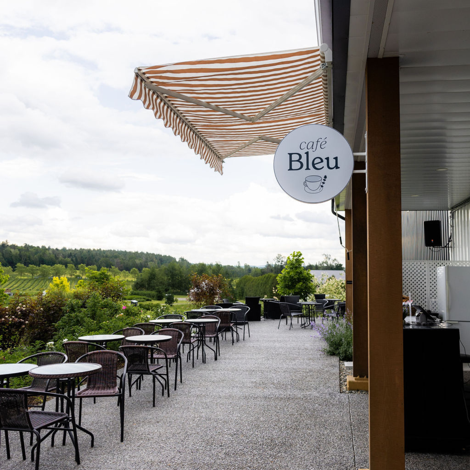 Café Bleu Lavande à Magog