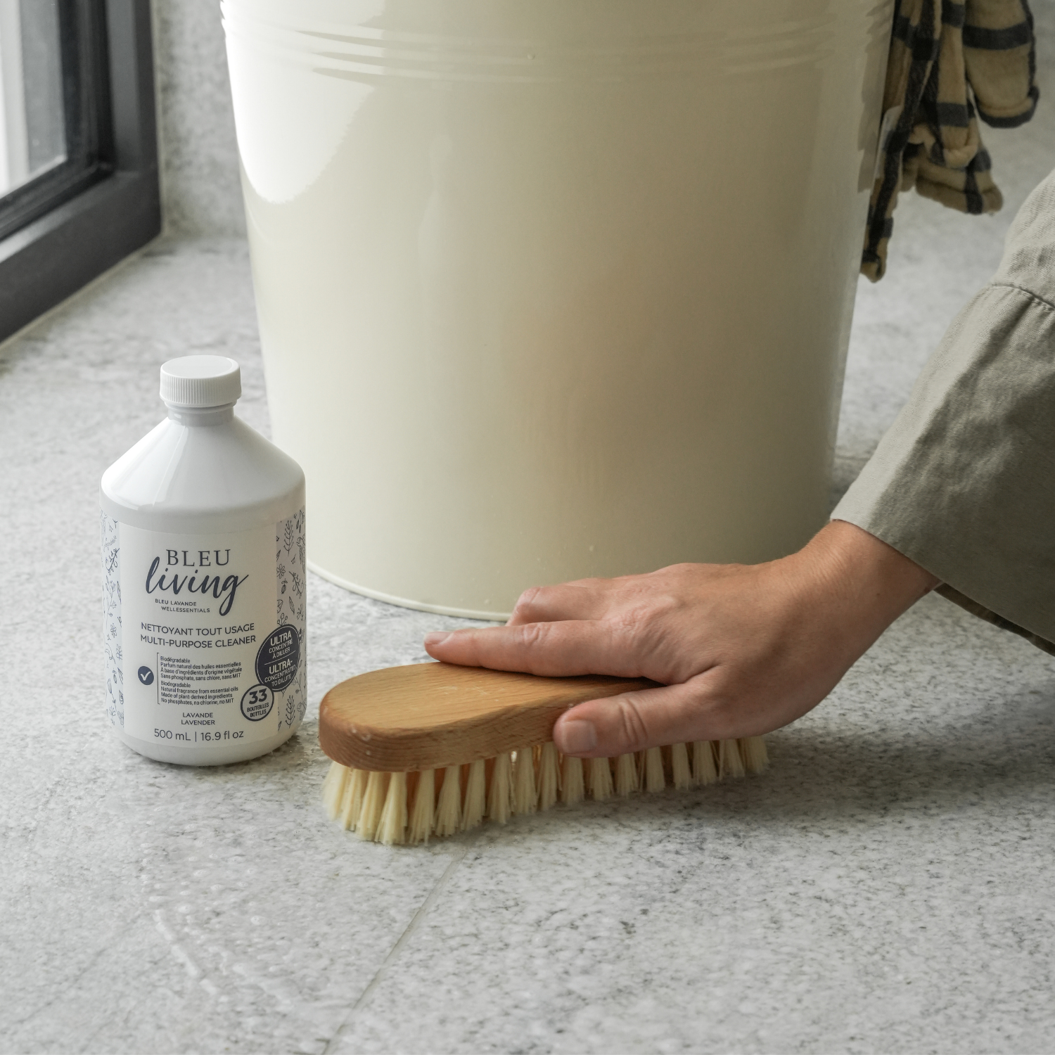 Nettoyant tout usage concentré pour les planchers et autres surfaces